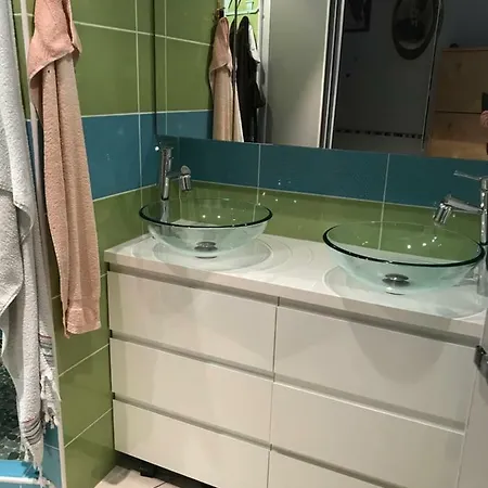 Les Pieds Dans L'eau